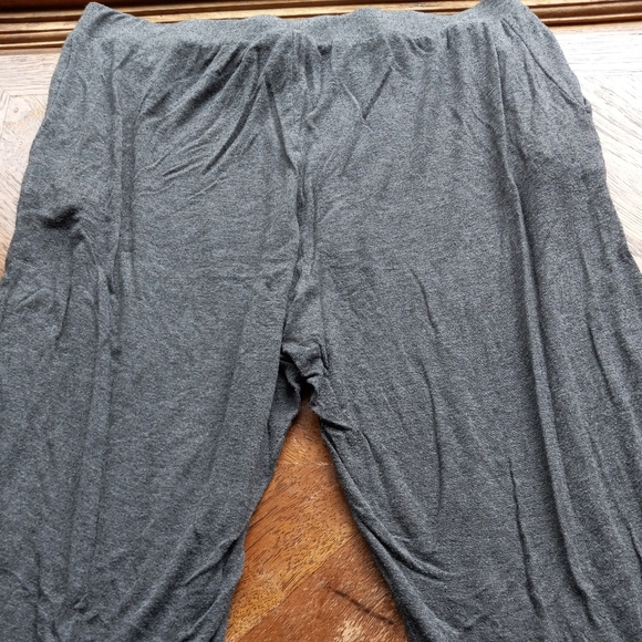 Super Light and Comfy Gray Tahari Joggers!!! - Picture 9 of 9